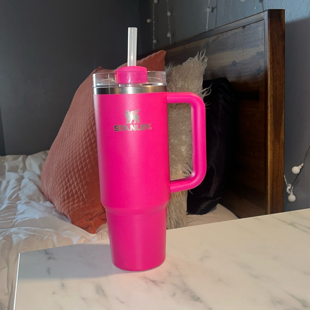 Pink 32oz STANLEY